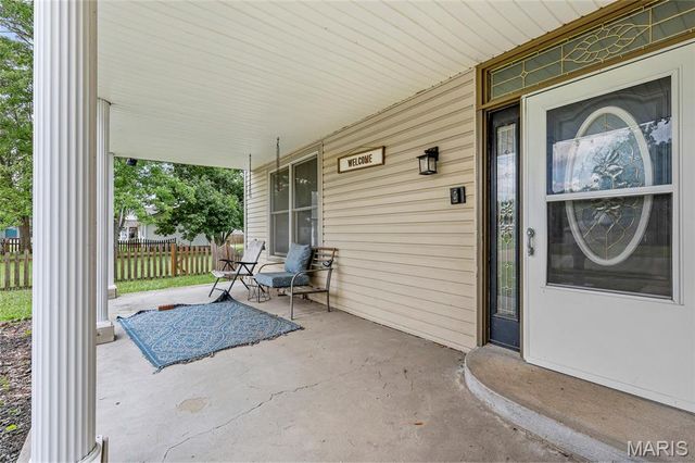 111 N Ravencrest Drive, Desloge, MO 63601