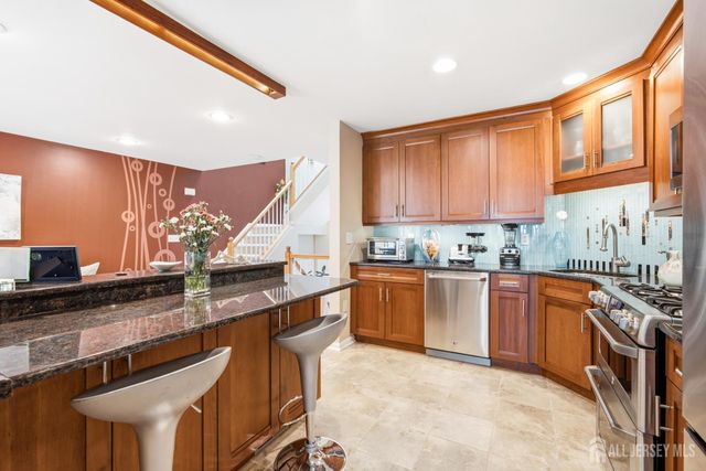 8 Rondell Lane, Old Bridge, NJ 08857