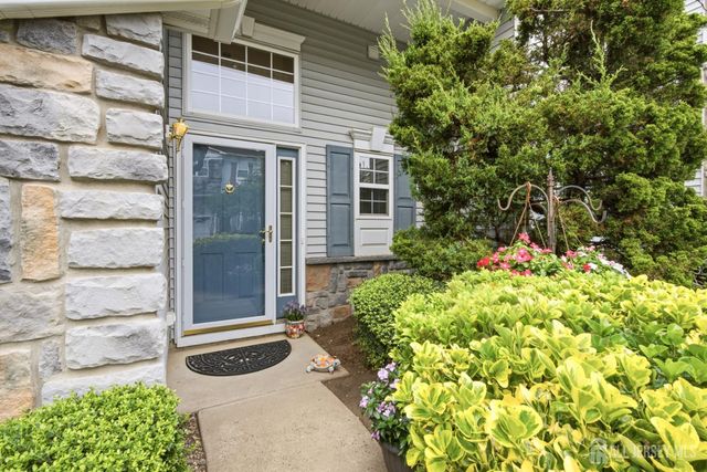 8 Rondell Lane, Old Bridge, NJ 08857