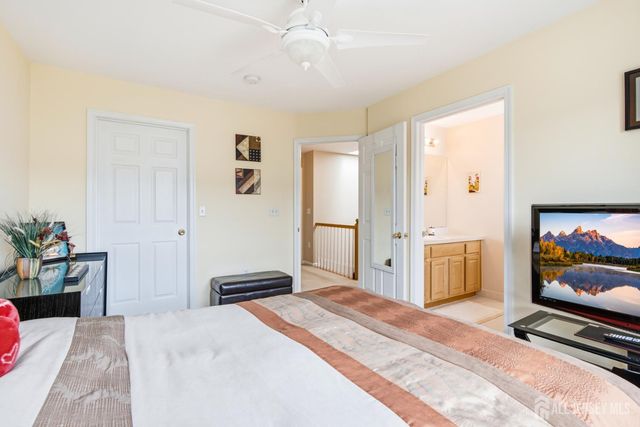 8 Rondell Lane, Old Bridge, NJ 08857