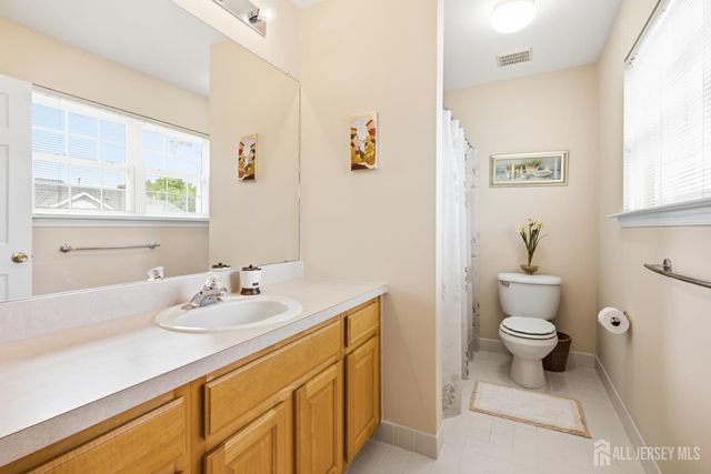 8 Rondell Lane, Old Bridge, NJ 08857