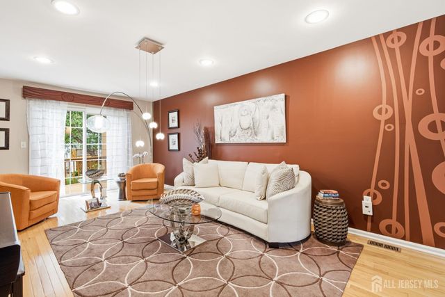8 Rondell Lane, Old Bridge, NJ 08857