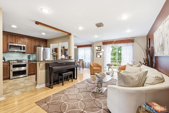 8 Rondell Lane, Old Bridge, NJ 08857