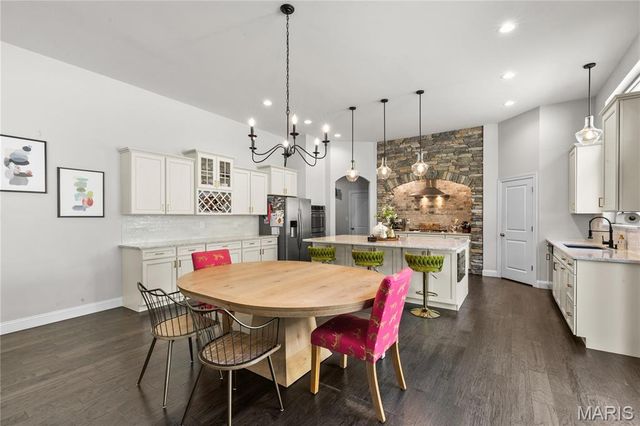 377 Sturbridge Drive, St Charles, MO 63303