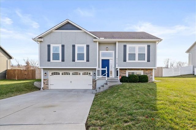 1117 SW 10th Terrace, Oak Grove, MO 64075