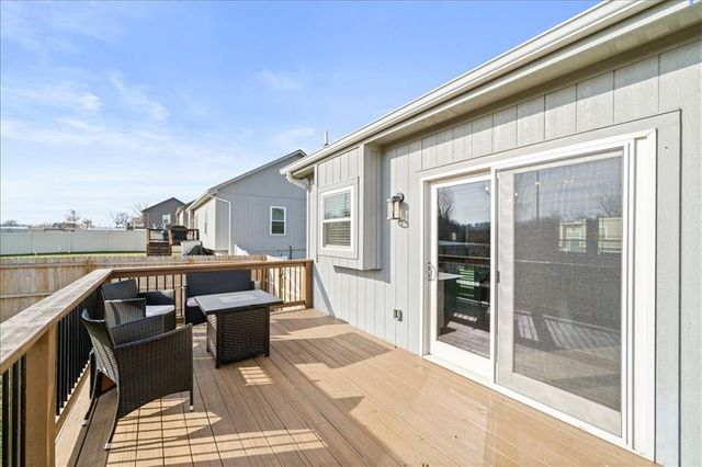 1117 SW 10th Terrace, Oak Grove, MO 64075