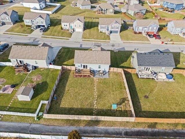 1117 SW 10th Terrace, Oak Grove, MO 64075