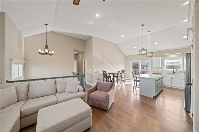 1117 SW 10th Terrace, Oak Grove, MO 64075