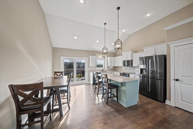 1117 SW 10th Terrace, Oak Grove, MO 64075