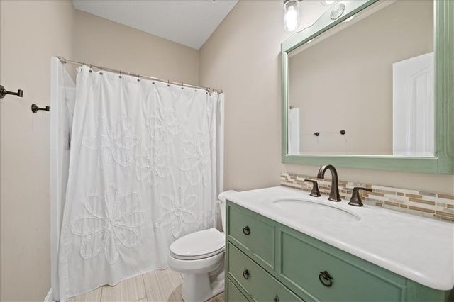 1117 SW 10th Terrace, Oak Grove, MO 64075