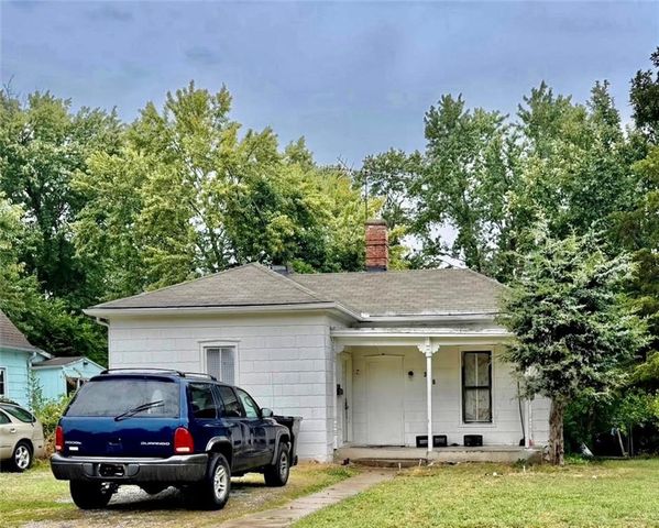 1815 S Evanston Avenue, Independence, MO 64052