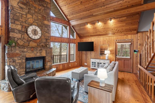 345 E El Dorado Dr, Scroggins, TX 75480