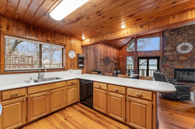 345 E El Dorado Dr, Scroggins, TX 75480