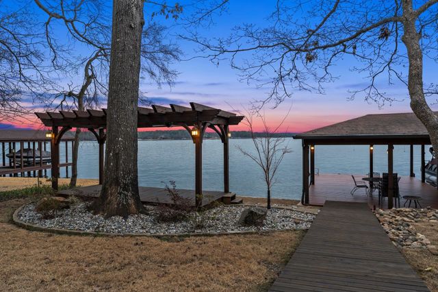 345 E El Dorado Dr, Scroggins, TX 75480