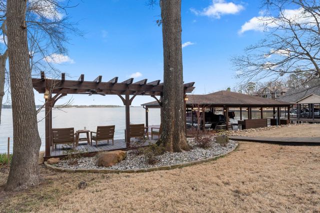 345 E El Dorado Dr, Scroggins, TX 75480