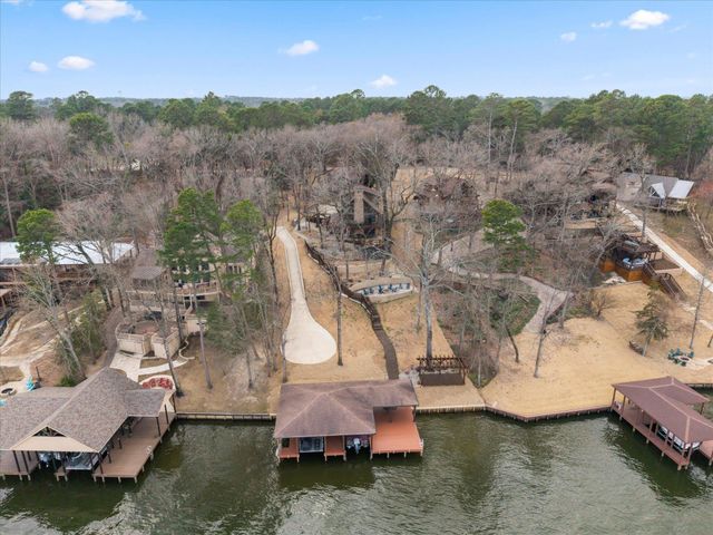 345 E El Dorado Dr, Scroggins, TX 75480