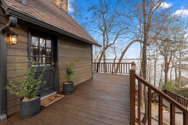 345 E El Dorado Dr, Scroggins, TX 75480