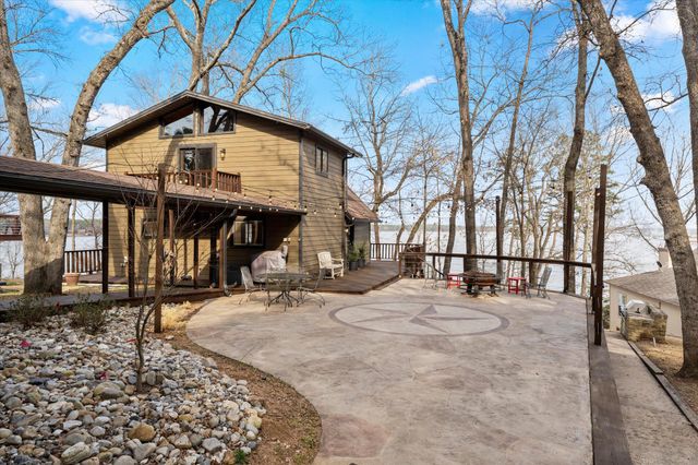 345 E El Dorado Dr, Scroggins, TX 75480