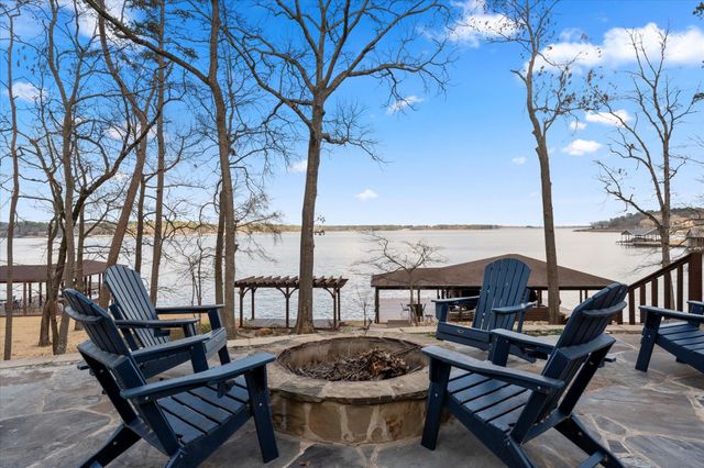 345 E El Dorado Dr, Scroggins, TX 75480