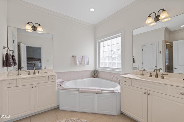 14 Grandwood Circle, Durham, NC 27712