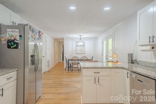 38 Ferenvilla Drive, Hendersonville, NC 28791