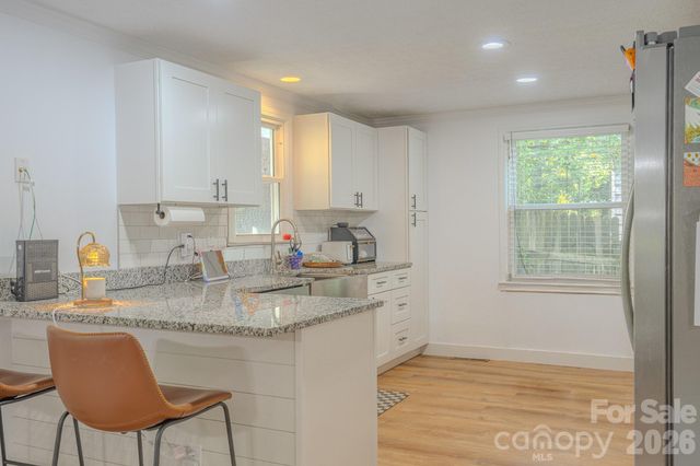 38 Ferenvilla Drive, Hendersonville, NC 28791
