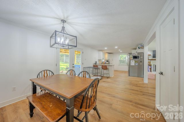 38 Ferenvilla Drive, Hendersonville, NC 28791
