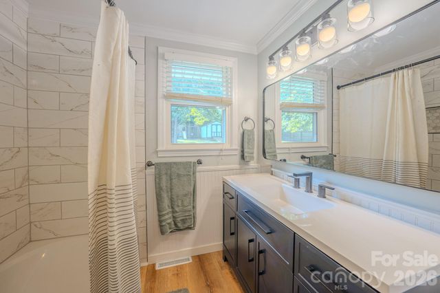 38 Ferenvilla Drive, Hendersonville, NC 28791