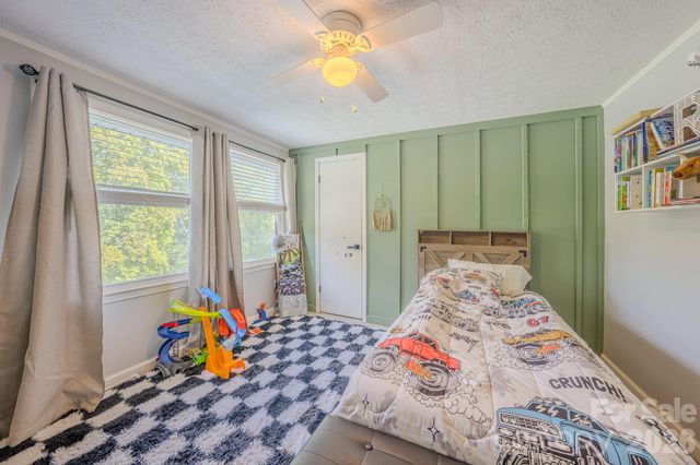 38 Ferenvilla Drive, Hendersonville, NC 28791