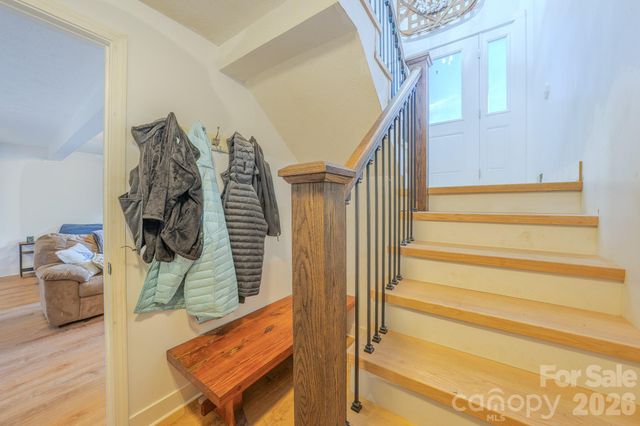 38 Ferenvilla Drive, Hendersonville, NC 28791