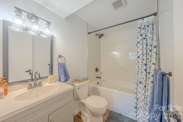 38 Ferenvilla Drive, Hendersonville, NC 28791