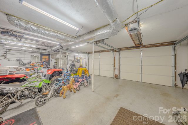 38 Ferenvilla Drive, Hendersonville, NC 28791