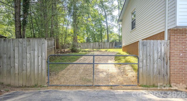 38 Ferenvilla Drive, Hendersonville, NC 28791