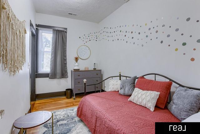 2326 S 12th Street, Omaha, NE 68108