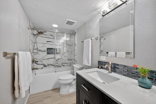 965 Hygeia Avenue, Encinitas, CA 92024