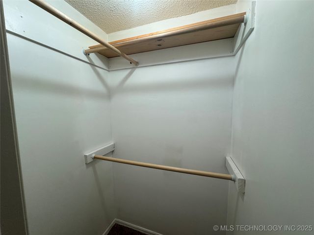 1126 W 16th Place, Claremore, OK 74017