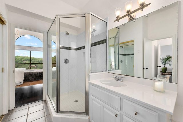 6905 Crosby CIR 16, Austin, TX 78746