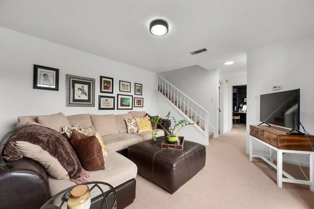 6905 Crosby CIR 16, Austin, TX 78746