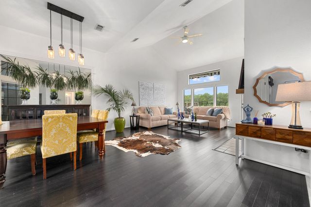 6905 Crosby CIR 16, Austin, TX 78746