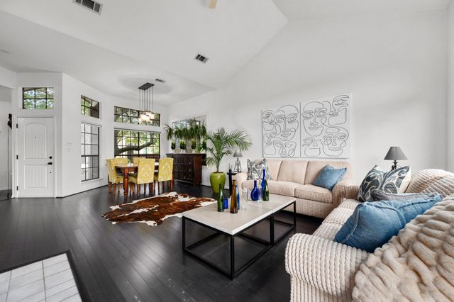 6905 Crosby CIR 16, Austin, TX 78746