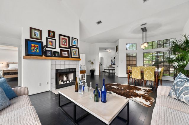 6905 Crosby CIR 16, Austin, TX 78746
