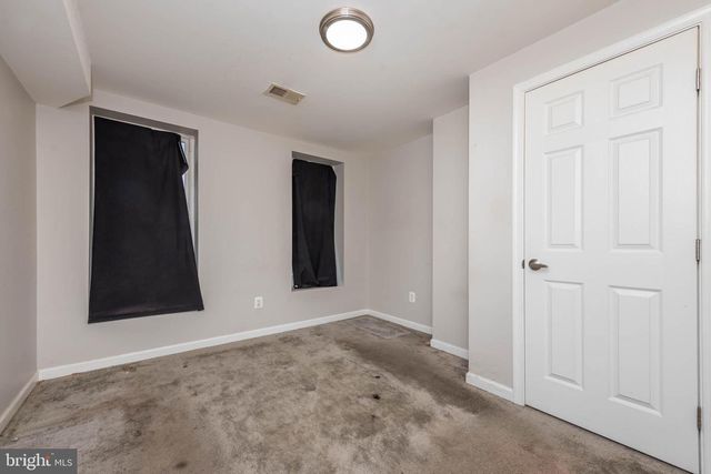 2108 E HOFFMAN ST, Baltimore, MD 21213