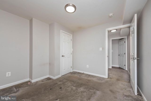 2108 E HOFFMAN ST, Baltimore, MD 21213