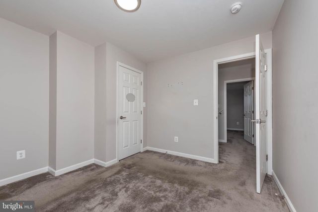 2108 E HOFFMAN ST, Baltimore, MD 21213