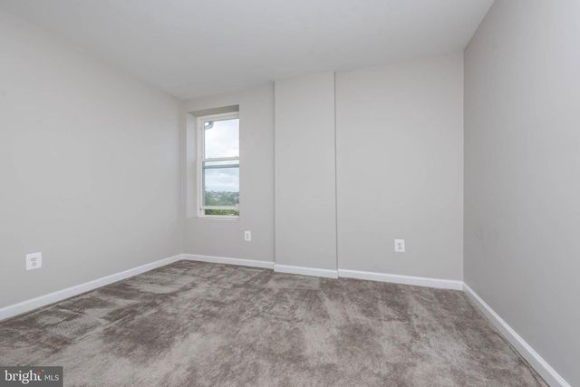 2108 E HOFFMAN ST, Baltimore, MD 21213