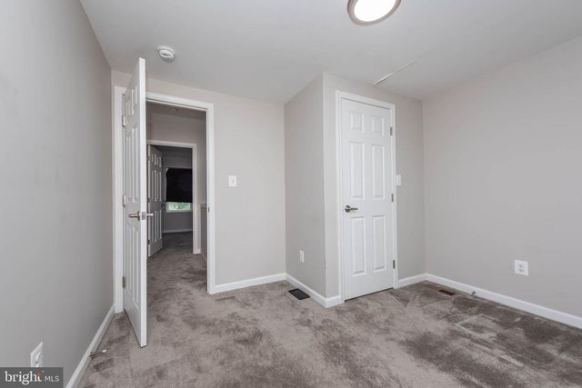 2108 E HOFFMAN ST, Baltimore, MD 21213