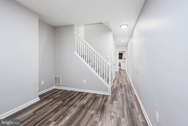 2108 E HOFFMAN ST, Baltimore, MD 21213