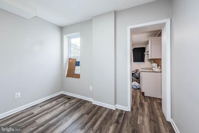 2108 E HOFFMAN ST, Baltimore, MD 21213