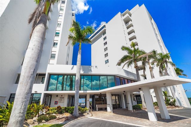 19 WHISPERING SANDS DRIVE 302, Sarasota, FL 34242