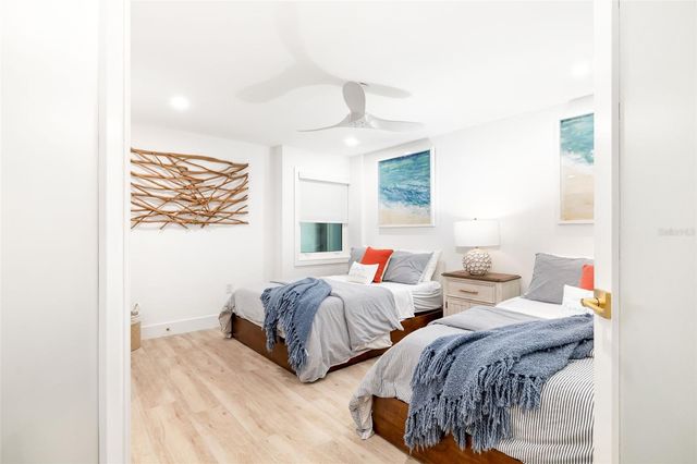 19 WHISPERING SANDS DRIVE 302, Sarasota, FL 34242